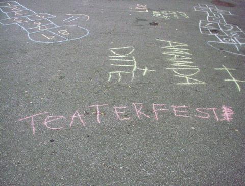 Billedet viser gadekunst lavet uden for kulturskolen. Administration og praktiske oplysninger.